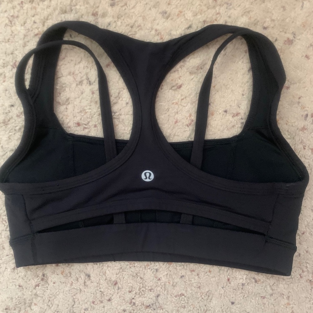 LULULEMON black bra size 6